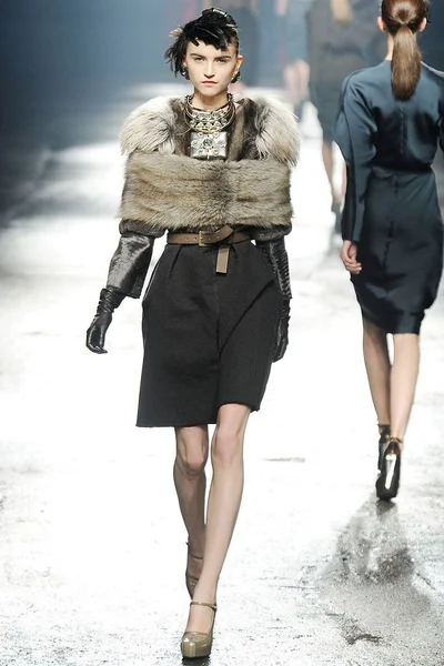Look 35